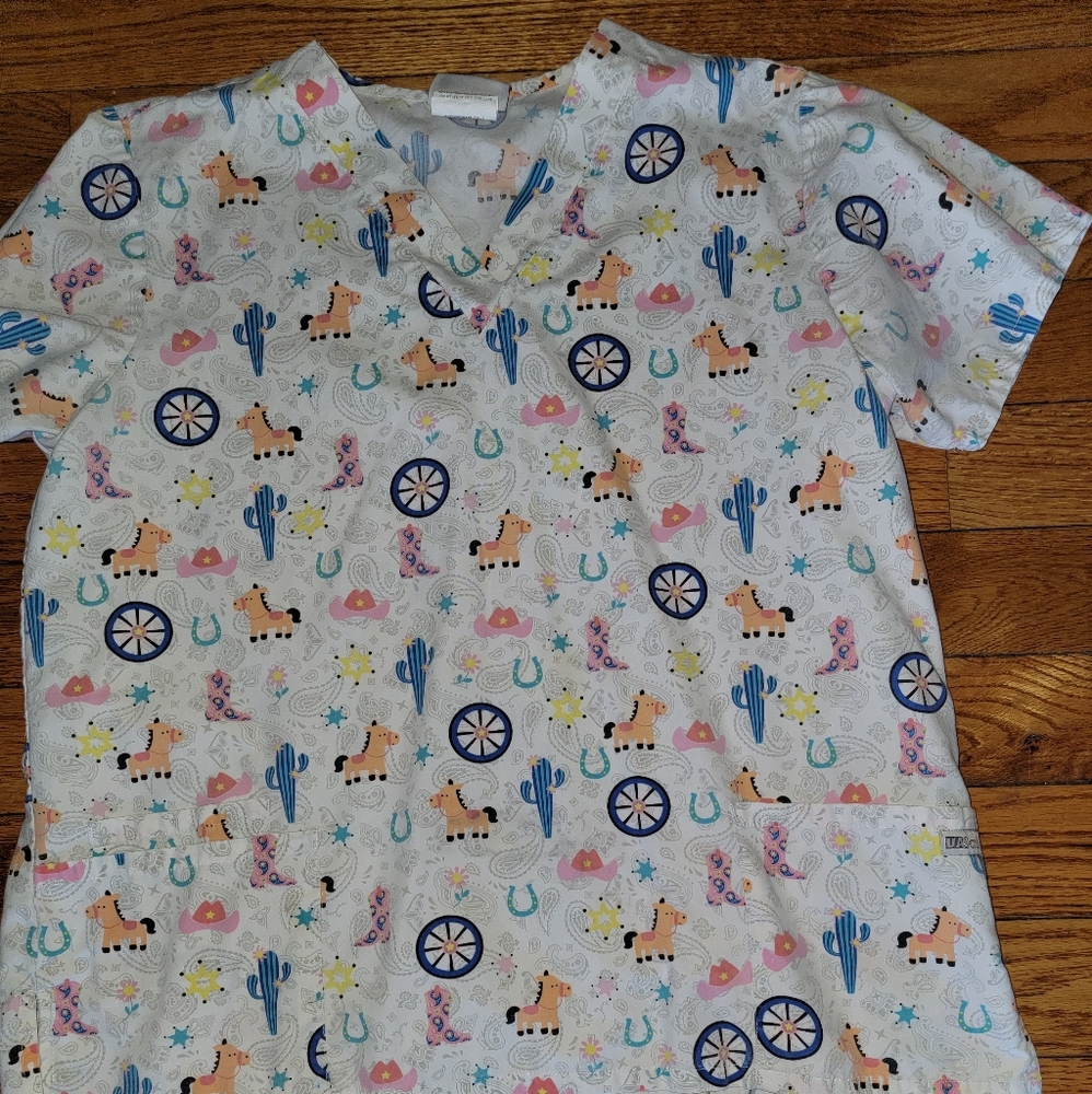 UA scrub top